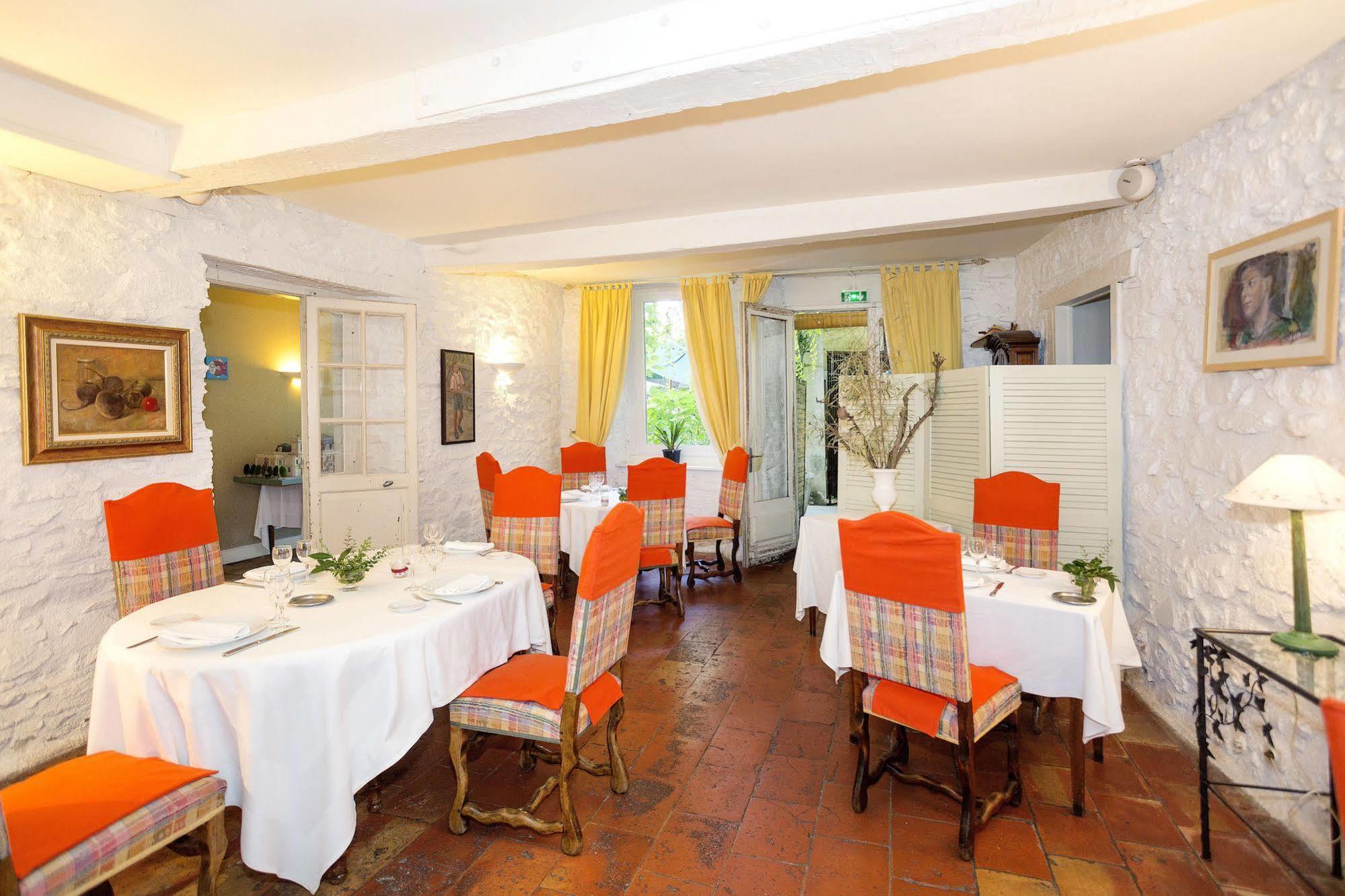 Logis Hotels - Hotel Restaurant Du Midi Ревель Экстерьер фото